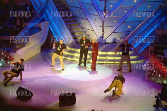 Raffaella Carrà e Mike Bongiorno, Festival di Sanremo, 2001 - Farabola Immagine digitale