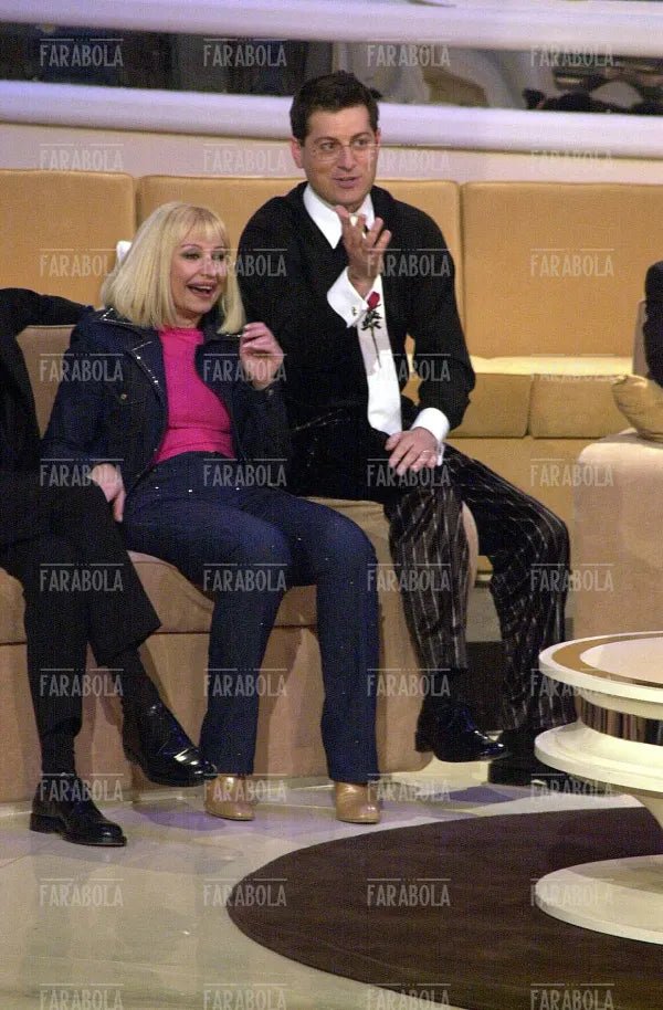 Raffaella Carrà ed Enrico Papi, Sanremo, 2001 - Farabola Immagine digitale