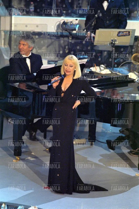 Raffaella Carrà, Festival di Sanremo, 2001 - Farabola Immagine digitale