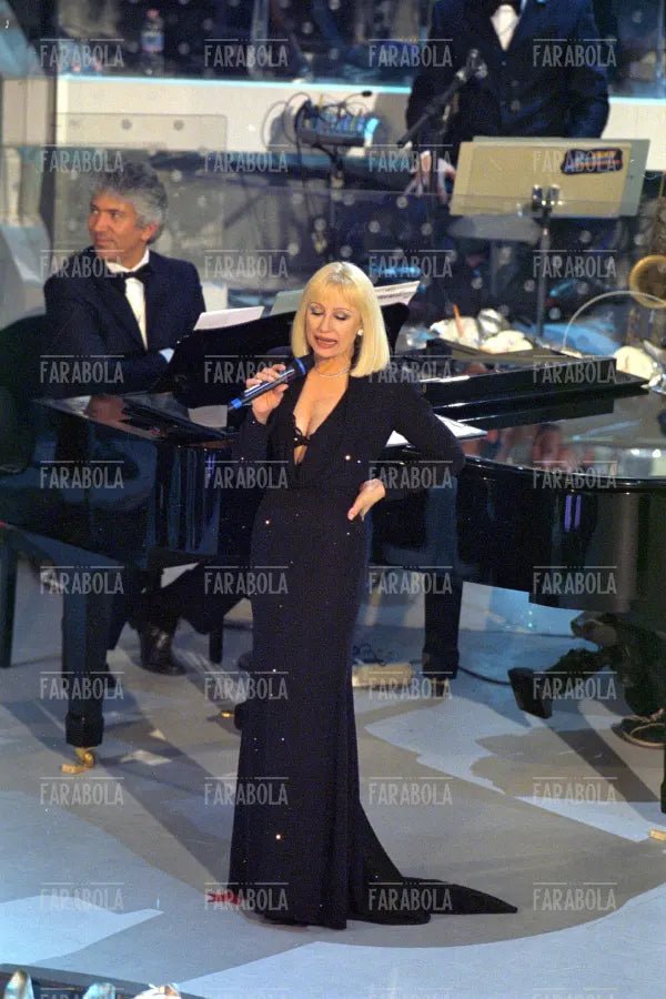 Raffaella Carrà, Festival di Sanremo, 2001 - Farabola Immagine digitale