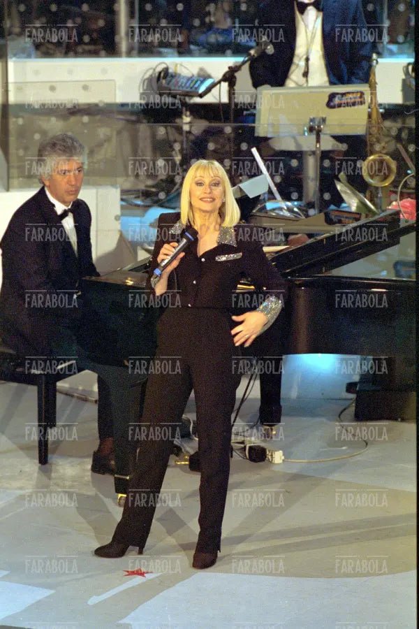 Raffaella Carrà, Festival di Sanremo, 2001 - Farabola Immagine digitale