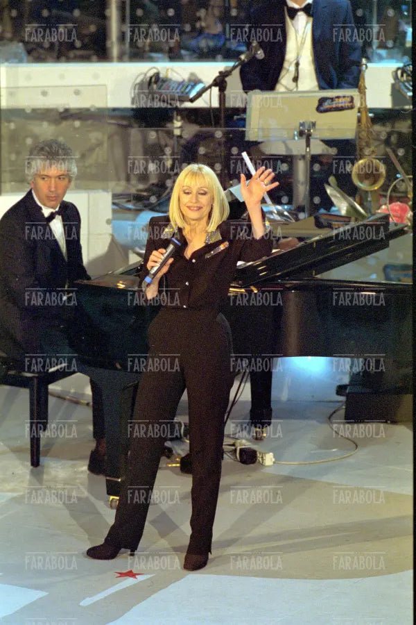 Raffaella Carrà, Festival di Sanremo, 2001 - Farabola Immagine digitale