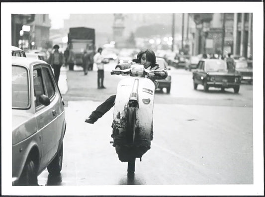 Ragazzino su una Vespa Napoli anni 90 Ft 38085 - Stampa 24x18 cm - Farabola Stampa ai sali d'argento