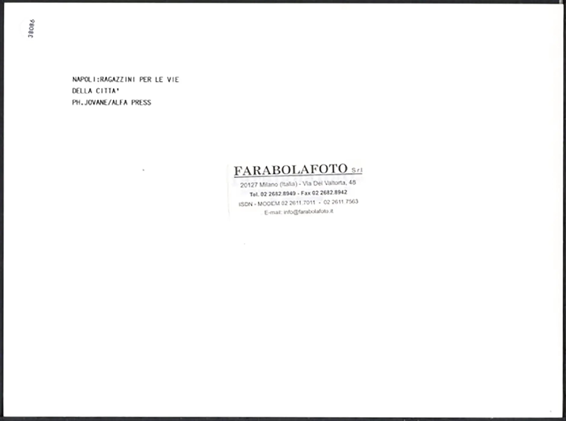 Ragazzino su una Vespa Napoli anni 90 Ft 38086 - Stampa 24x18 cm - Farabola Stampa ai sali d'argento