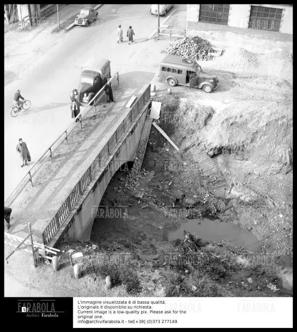 Rapina di via Osoppo, il fiume Olona, Milano, 1958 - Farabola Immagine digitale