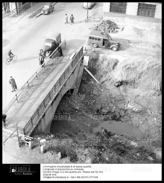 Rapina di via Osoppo, il fiume Olona, Milano, 1958 - Farabola Immagine digitale