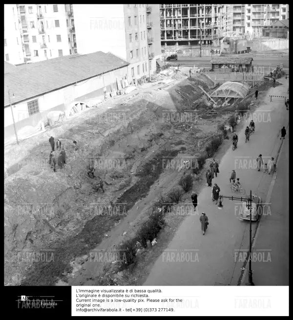 Rapina di via Osoppo, il fume Olona, Milano, 1958 - Farabola Immagine digitale