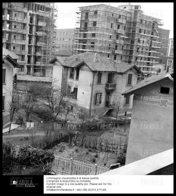 Rapina di via Osoppo, la villetta di Luciano De Maria, Milano, 1958 - Farabola Immagine digitale