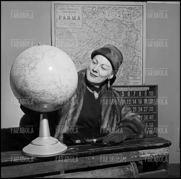 Renata Tebaldi nella sua scuola, Langhirano, 1956 - Farabola Immagine digitale