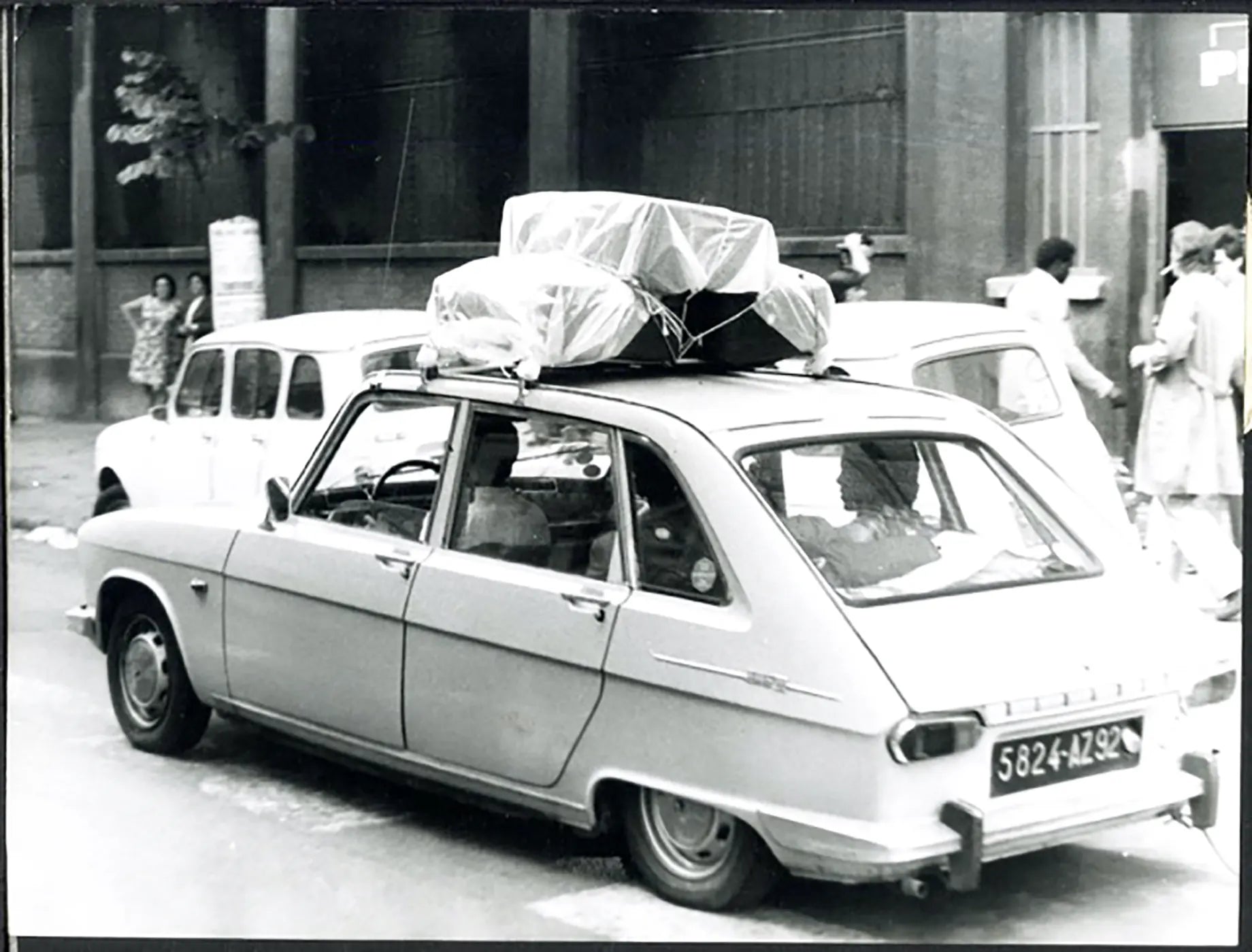 Renault 16 1974 Ft 37819 - Stampa 24x18 cm - Farabola Stampa ai sali d'argento