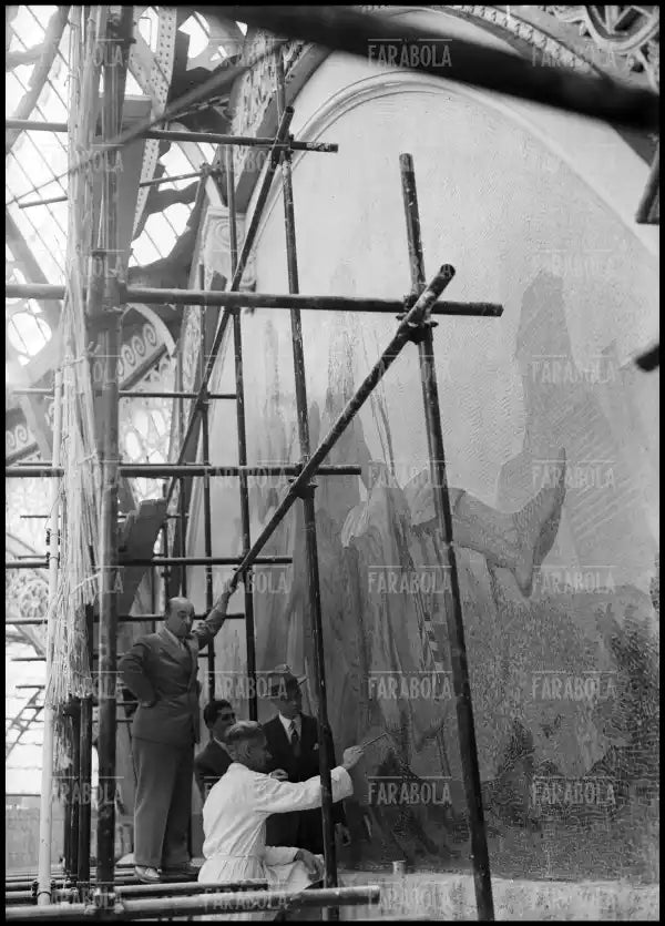 Restauro della Galleria Vittorio Emanuele II, Milano, 1954 - Farabola Immagine digitale