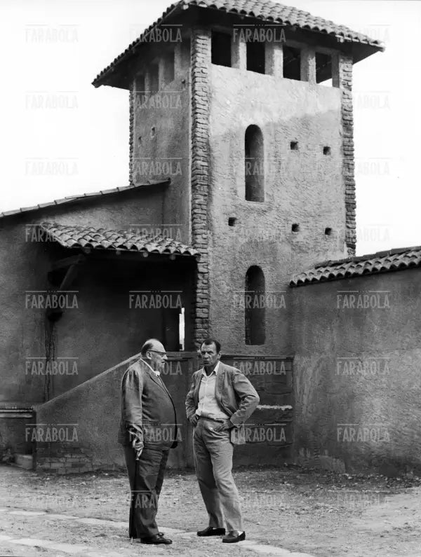 Riccardo Bacchelli e Massimo Girotti, Milano, 1966 - Farabola Immagine digitale