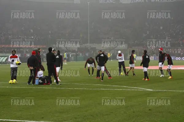 Riscaldamento a San Siro, Milan vs Inter, 2012 - Farabola Immagine digitale