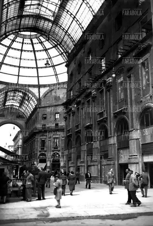 Ristorante Savini in Galleria Vittorio Emanuele II, Milano, 1950 - Farabola Immagine digitale