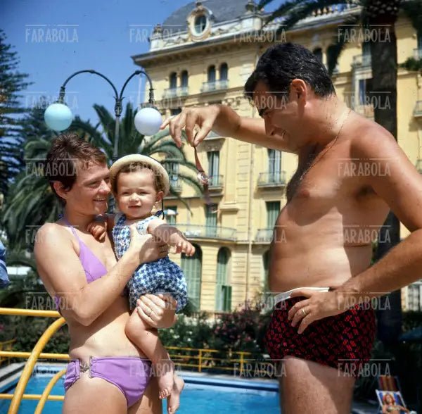 Rita Pavone e Teddy Reno con il figlio Alessandro, anni 70 - Farabola Immagine digitale