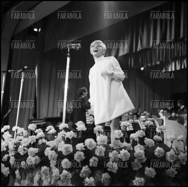Rita Pavone, Festival di Sanremo, 1969 - Farabola Immagine digitale