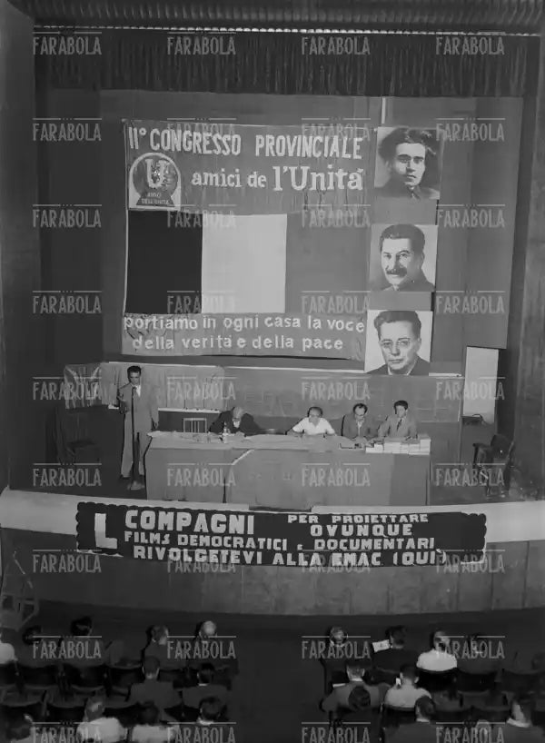 Riunione degli amici de l'Unità al cinema Anteo, Milano, 1950 - Farabola Immagine digitale