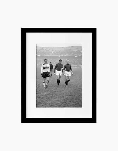 Rivera, Bearzot e Invernizzi, 1960 — stampa fine art con cornice nera