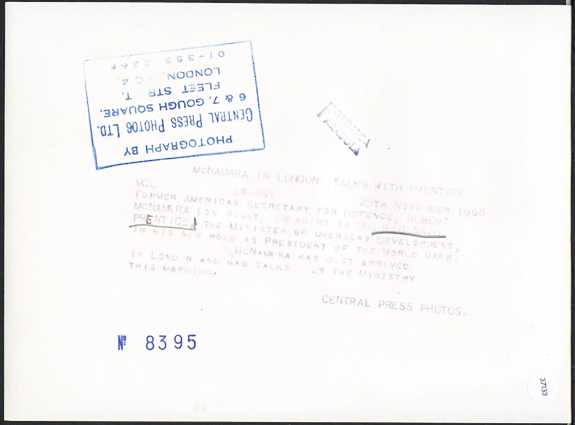 Robert McNamara e Reginald Prentice 1968 Ft 37133 - Stampa 20x15 cm - Farabola Stampa ai sali d'argento