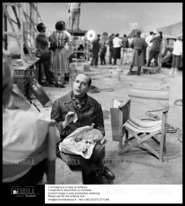 Roberto Rossellini sul set del film Il Generale Della Rovere, 1959 - Farabola Immagine digitale