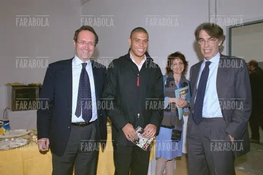 Ronaldo, Massimo Moratti e Roberto Zaccaria, 125 Milioni di Caz...te, 2001 - Farabola Immagine digitale