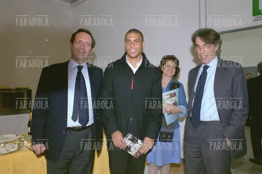 Ronaldo, Massimo Moratti e Roberto Zaccaria, 125 Milioni di Caz...te, 2001 - Farabola Immagine digitale