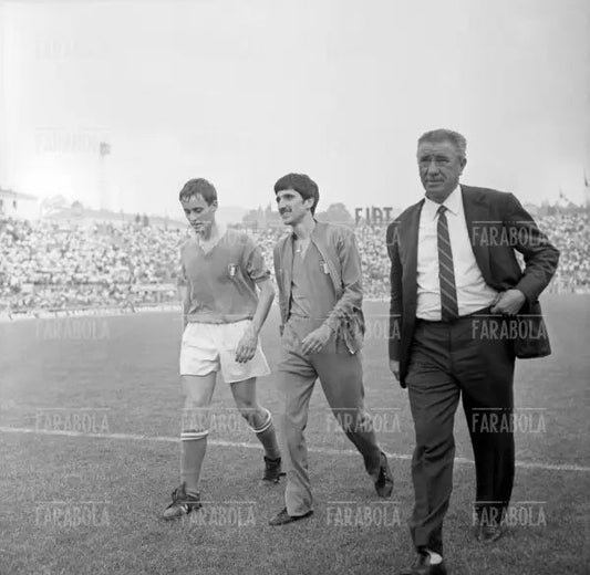Rosato, Meroni e Valcareggi dopo Italia vs Bulgaria, 1966 - Farabola Immagine digitale