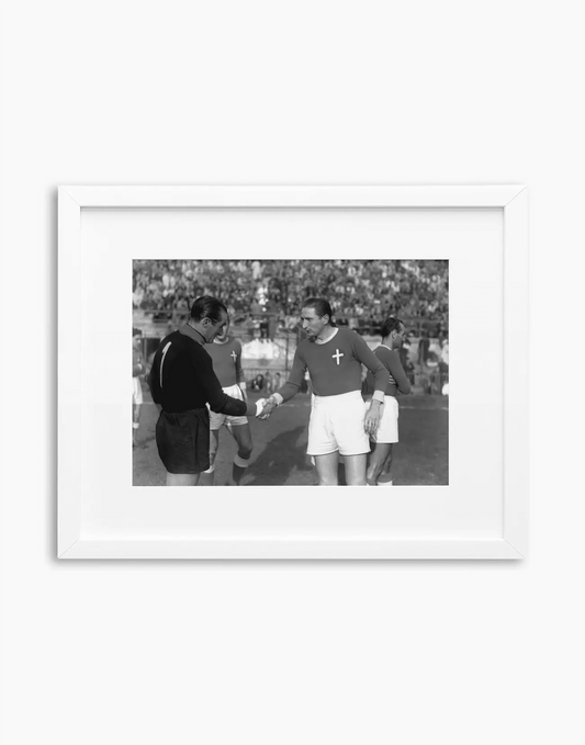 Rossetti e Piola, Milan-Novara 1949 — stampa fine art con cornice bianca