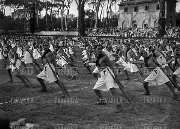 Saggio degli Avanguardisti in piazza di Siena, Roma, 1935 - Farabola Immagine digitale