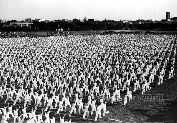 Saggio finale dei dopolavoristi, Roma, 1934 - Farabola Immagine digitale