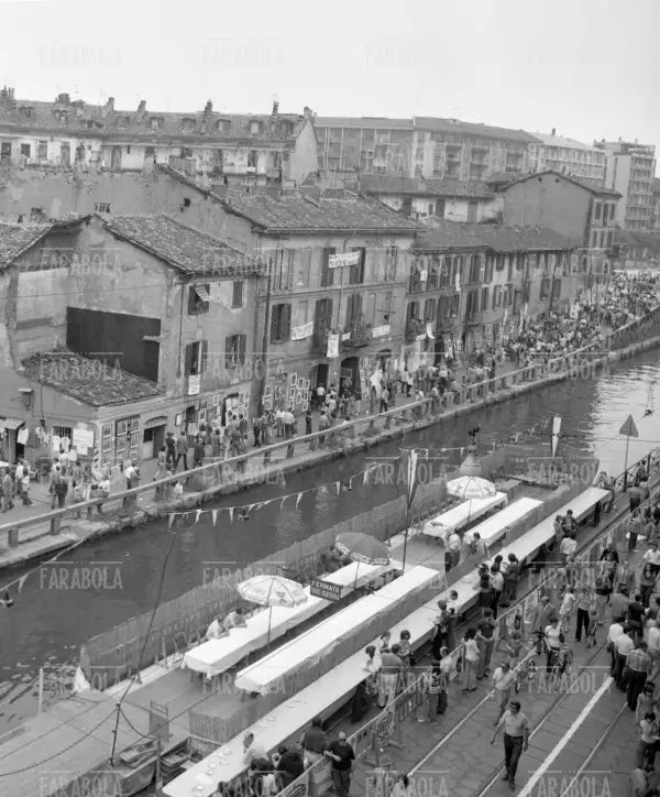 Sagra sul Naviglio a Porta Ticinese, Milano, 1973 - Farabola Immagine digitale