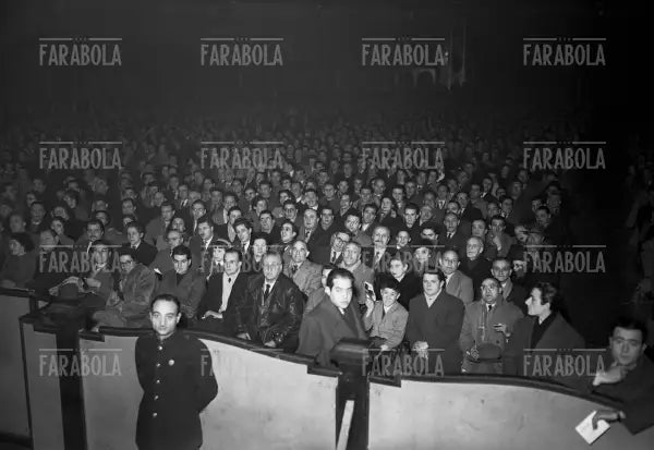 Sala del Cinema Odean di Milano, 1950 - Farabola Immagine digitale