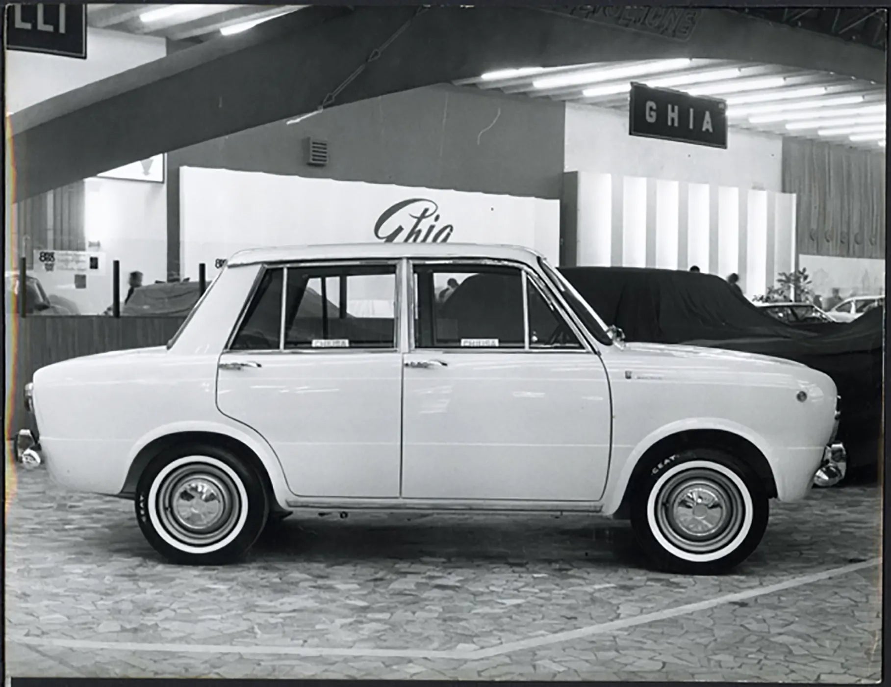 Salone Auto Torino 1964 Fiat 850 4 porte Ft 36428 - Stampa 21x27 cm - Farabola Stampa ai sali d'argento