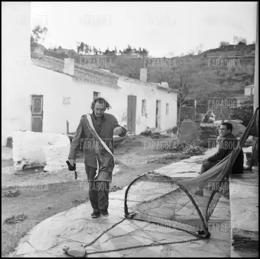 Salvador Dalì a Port Lligat, 1957 - Farabola Immagine digitale