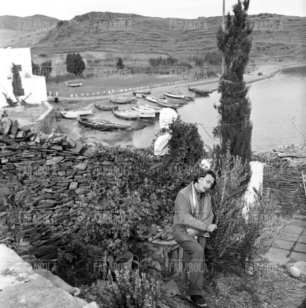 Salvador Dalì a Port Lligat, 1957 - Farabola Immagine digitale
