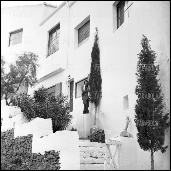 Salvador Dalì a Port Lligat, 1957 - Farabola Immagine digitale