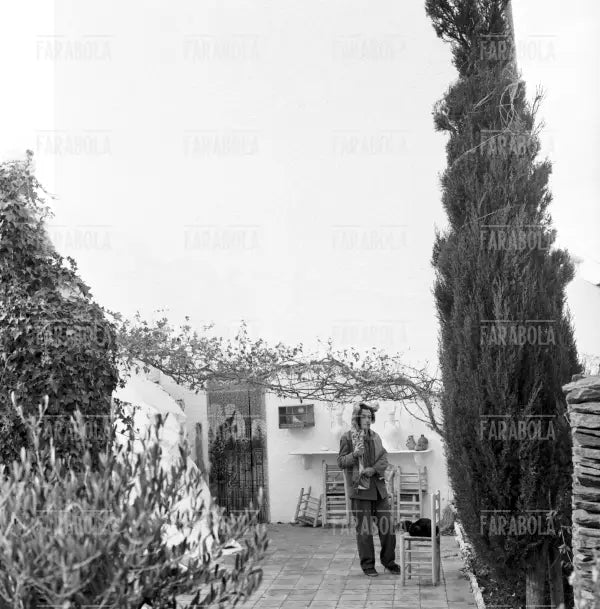 Salvador Dalì a Port Lligat, 1957 - Farabola Immagine digitale