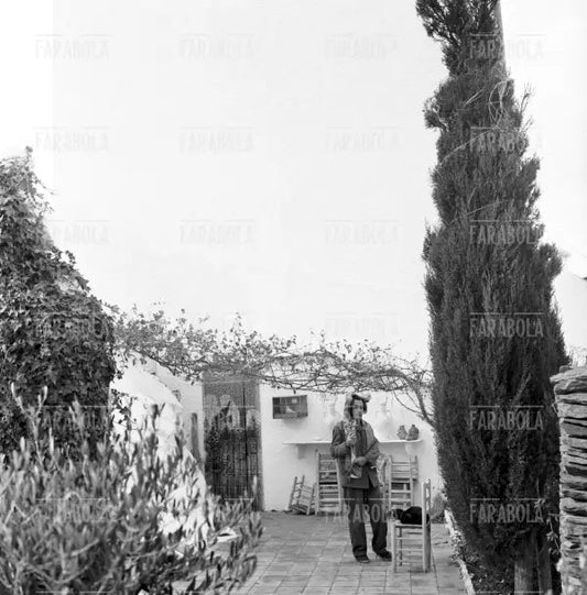 Salvador Dalì a Port Lligat, 1957 - Farabola Immagine digitale