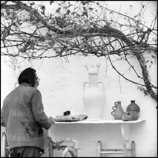 Salvador Dalì a Port Lligat, 1957 - Farabola Immagine digitale