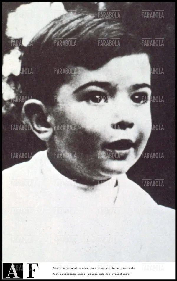 Salvador Dalì da bambino, anni 10 - Farabola Immagine digitale