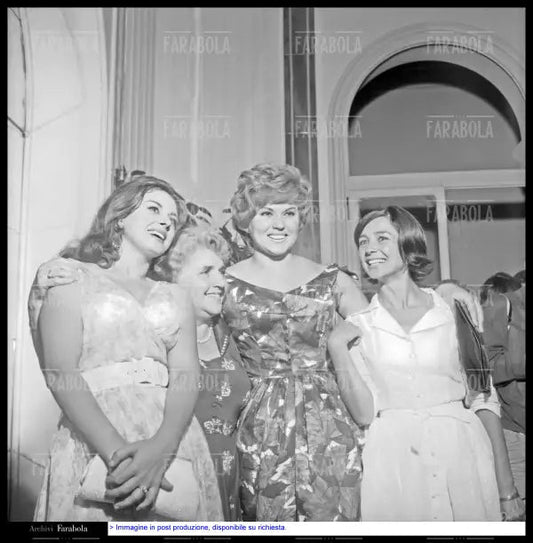 Sandra Milo, Lina Merlin, Gina Rovere ed Emmanuelle Riva, Festival di Venezia, 1960 - Farabola Immagine digitale