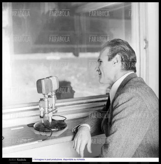 Sandro Ciotti, radiocronaca di Inter vs Bologna, 1967 - Farabola Immagine digitale