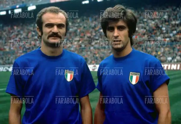 Sandro Mazzola e Gianni Rivera, Italia vs Lussemburgo, 1973 - Farabola Immagine digitale