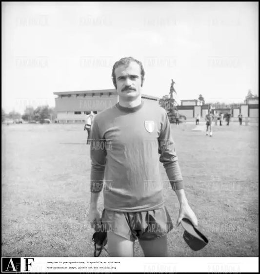 Sandro Mazzola in ritiro con la nazionale in vista dei Mondiali di calcio, 1974 - Farabola Immagine digitale