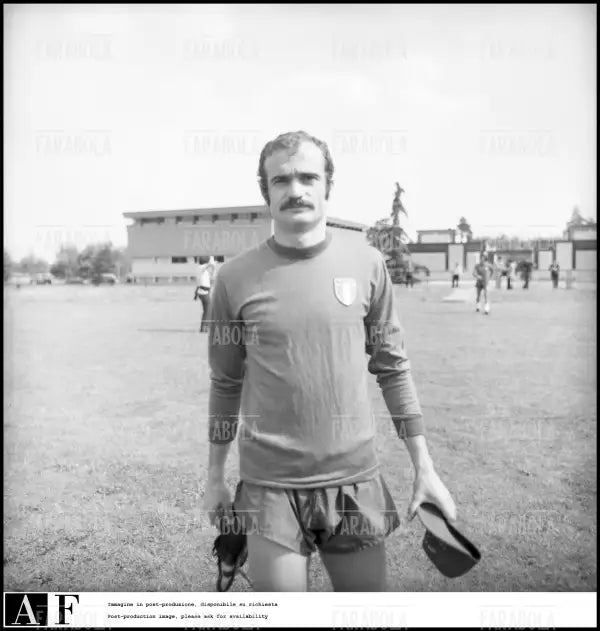 Sandro Mazzola in ritiro con la nazionale in vista dei Mondiali di calcio, 1974 - Farabola Immagine digitale