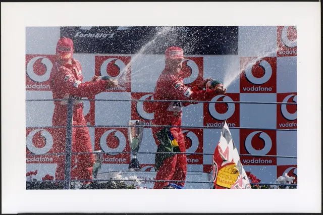 Schumacher e Barrichello Ferrari 2002 Ft 4240 - Stampa 20x30 cm - Farabola Stampa digitale