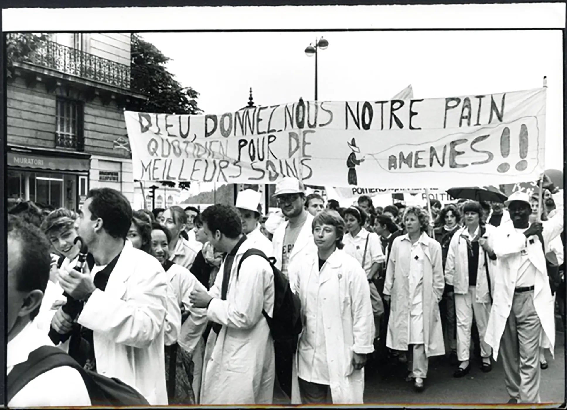 Sciopero delle infermiere a Parigi 1991 Ft 5230 - Stampa 21x15 cm - Farabola Stampa ai sali d'argento