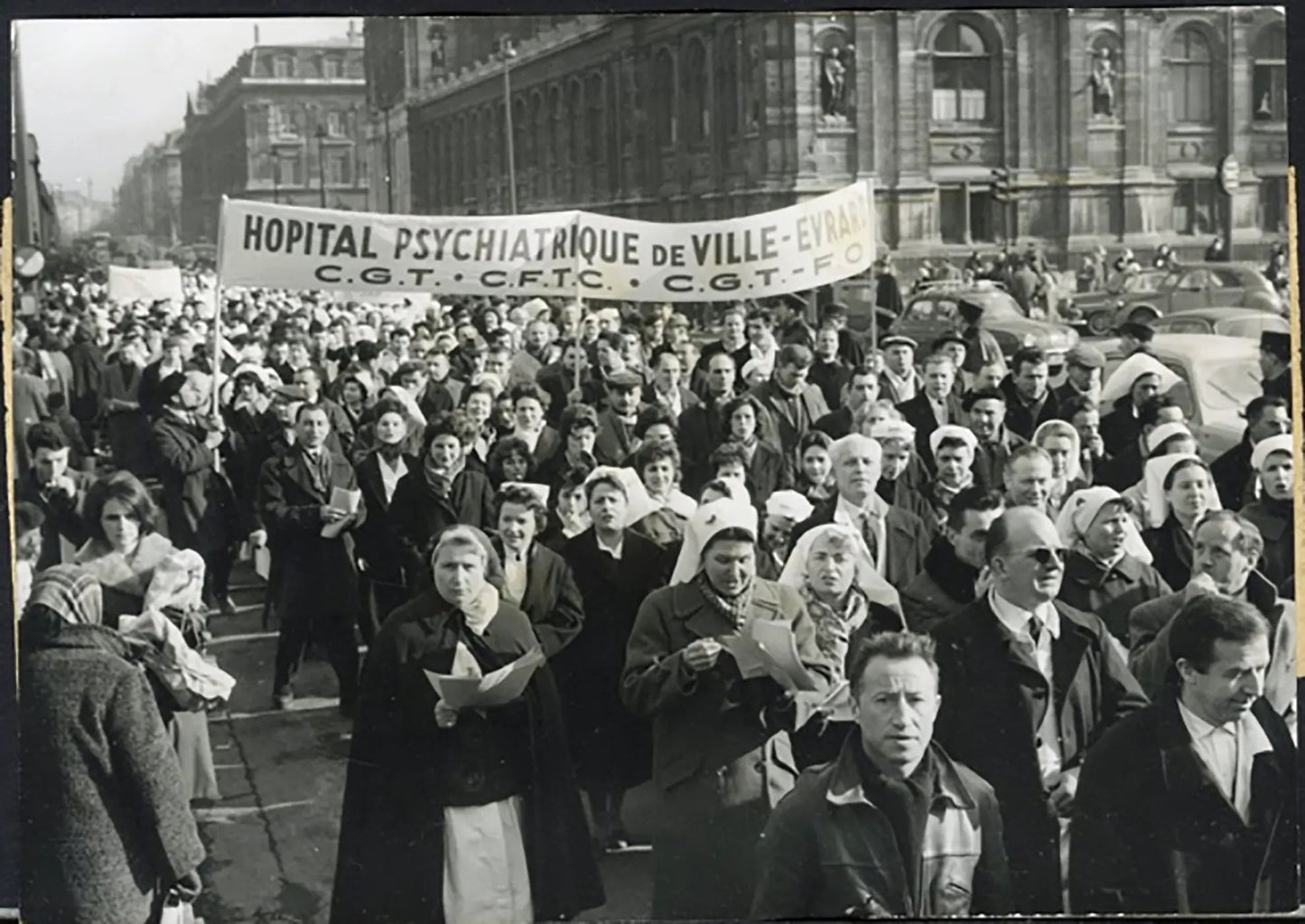 Sciopero ospedali psichiatrici Parigi 1963 Ft 5174 - Stampa 18x13 cm - Farabola Stampa ai sali d'argento