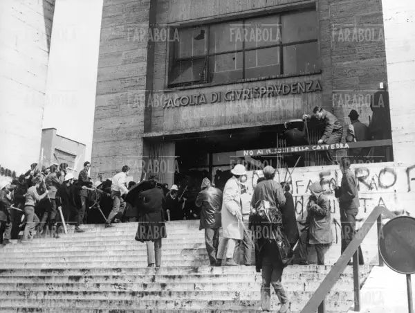 Scontri all'Università di Roma, 1968 - Farabola Immagine digitale