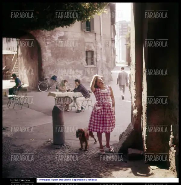 Scorcio in zona Navigli, Milano, anni 50 - Farabola Immagine digitale